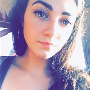 Meet your Posher, Caitlyn